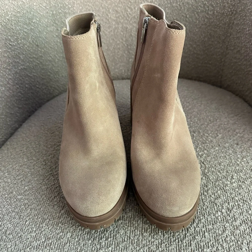Vince Camuto Dustelie boots size 9.5‎